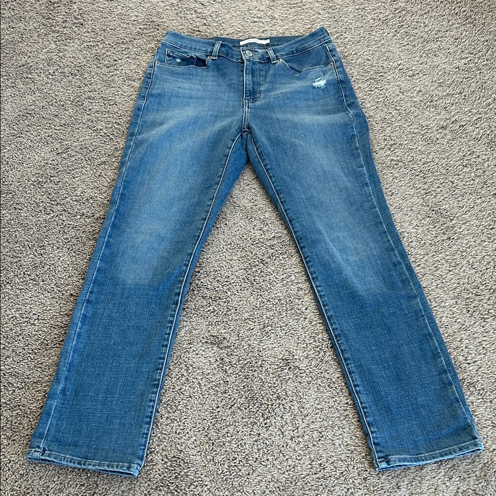 Levi's Women's Medium Blue Straight-Leg Jeans